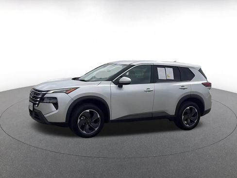 Used 2025 Nissan Rogue SV FWD image 8