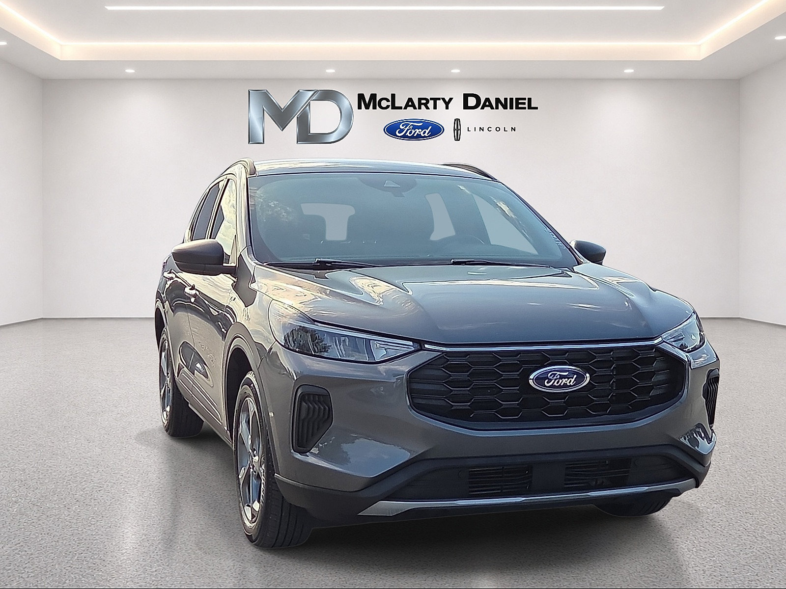 Certified 2025 Ford Escape ST-Line w/ Tech Pack #1 AWD/4WD image 1
