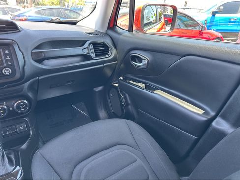 Used 2017 Jeep Renegade Altitude image 19