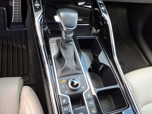 Used 2023 Kia Sorento SX image 16