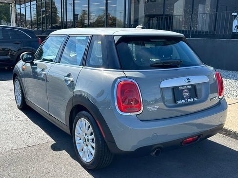 Used 2015 MINI Cooper 4-Door Hardtop image 8