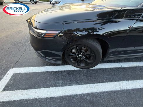 Used 2025 Honda Accord SE image 19