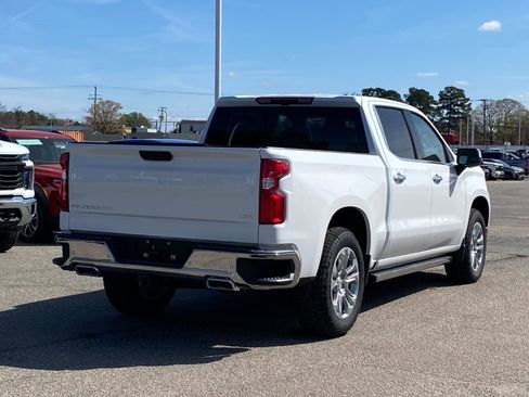 New 2026 Chevrolet Silverado 1500 LTZ w/ LTZ Premium Package AWD/4WD image 3