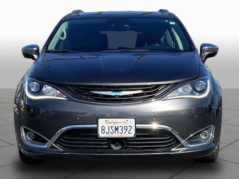 Used 2019 Chrysler Pacifica Limited w/ Advanced Safetytec Group FWD image 3
