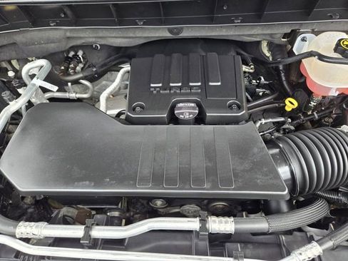 Used 2024 Chevrolet Silverado 1500 LT AWD/4WD image 30