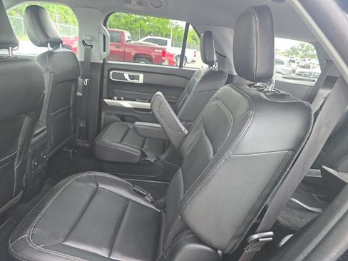 Used 2023 Ford Explorer XLT w/ Equipment Group 202A AWD/4WD image 11