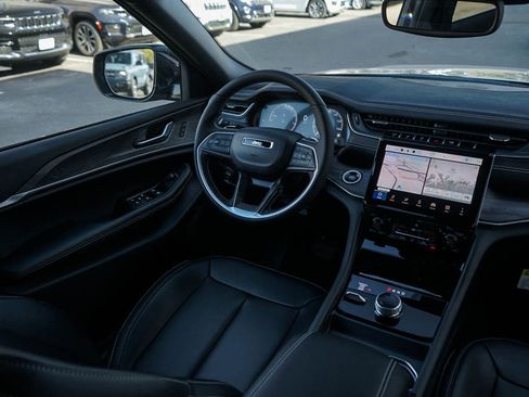 New 2025 Jeep Grand Cherokee Limited w/ Trailer Tow Package image 14