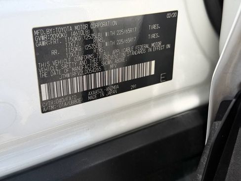 Used 2020 Toyota RAV4 XLE w/ Convenience Package FWD image 21