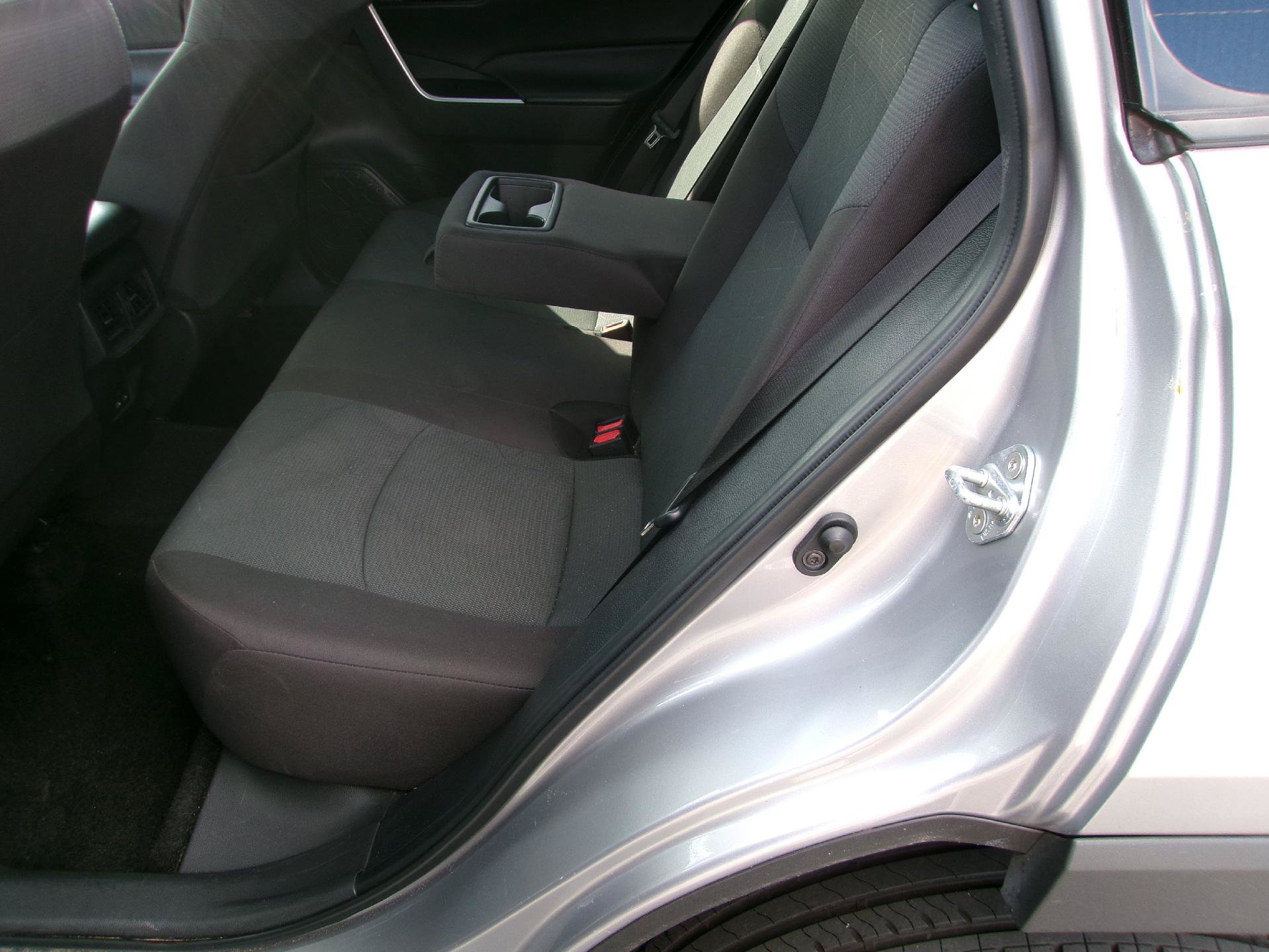 Used 2025 Toyota RAV4 XLE FWD image 16