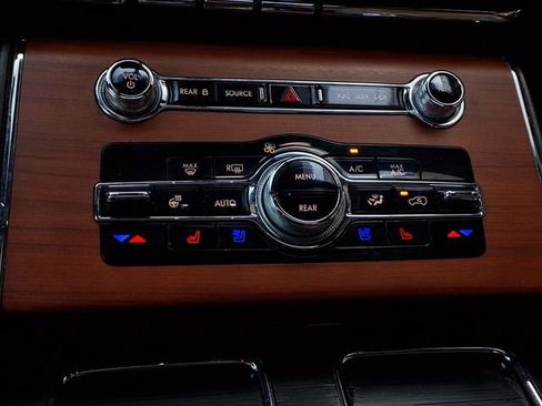 Used 2021 Lincoln Aviator Reserve w/ Equipment Group 202A image 18