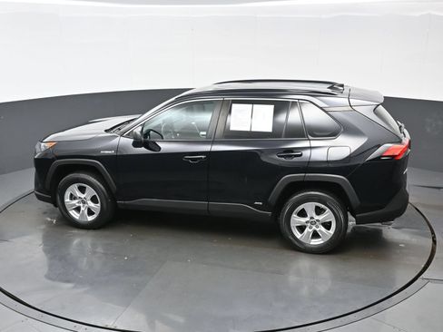 Used 2021 Toyota RAV4 LE AWD/4WD image 35