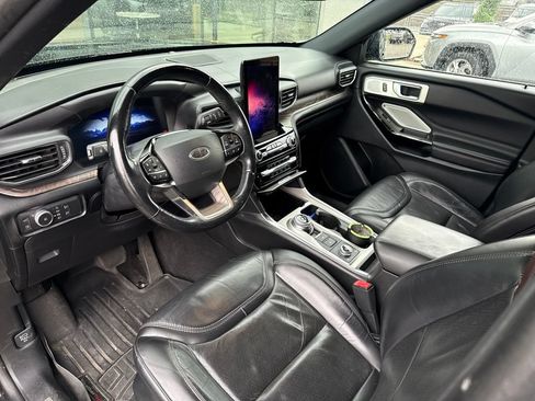 Used 2023 Ford Explorer Platinum w/ Premium Technology Package AWD/4WD image 15