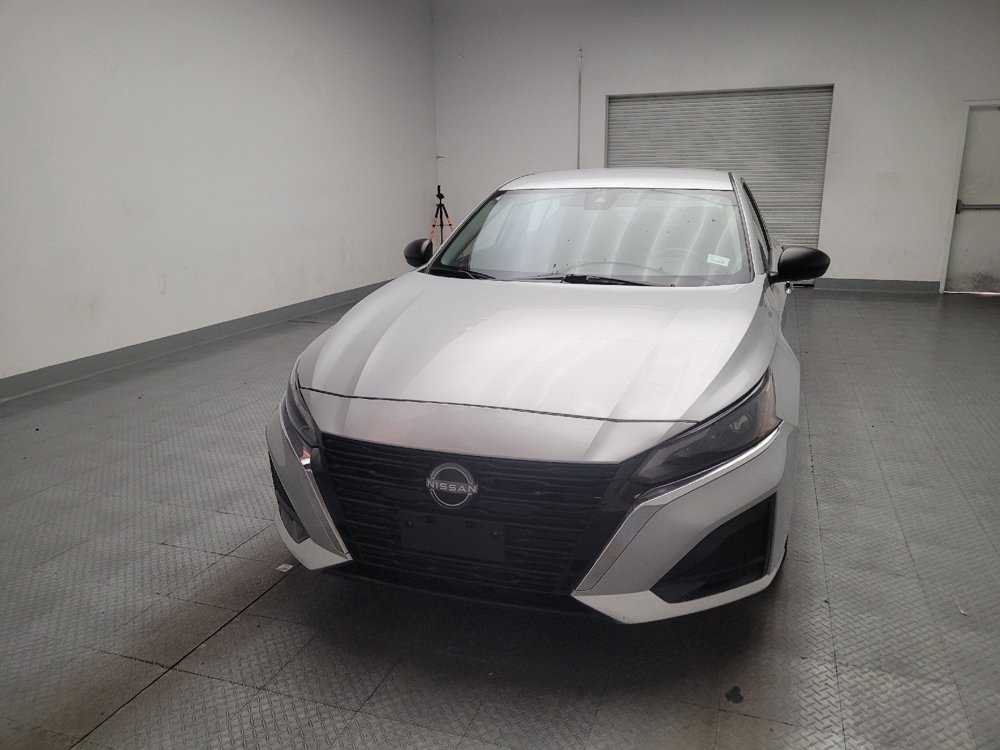 Used 2024 Nissan Altima 2.5 SV FWD image 15