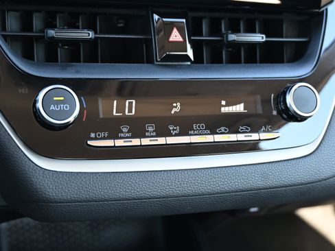 Used 2025 Toyota Corolla LE FWD image 25