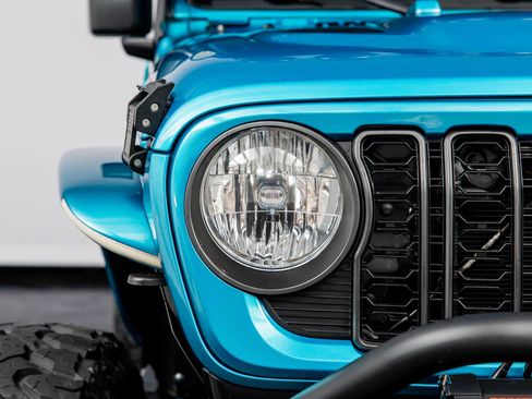 Used 2019 Jeep Wrangler Rubicon w/ Safety Group AWD/4WD image 3