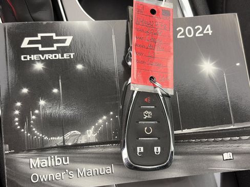 Used 2024 Chevrolet Malibu LT FWD image 35