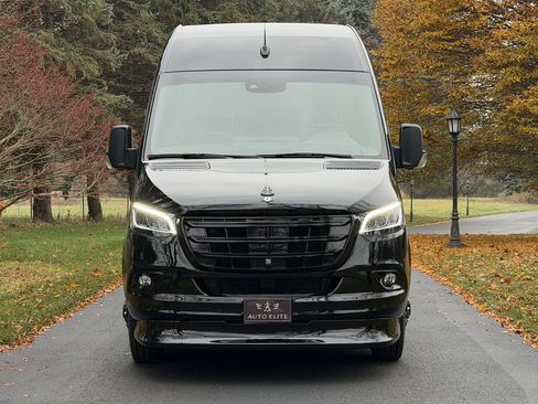 Used 2024 Mercedes-Benz Sprinter 3500 image 6