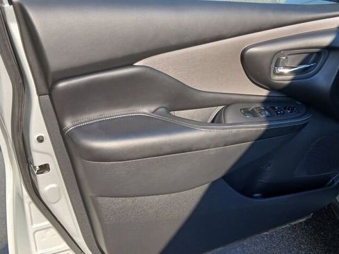 Used 2023 Nissan Murano SV image 8