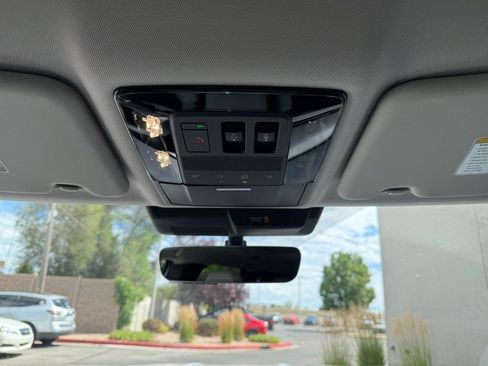 New 2025 Mitsubishi Outlander SE image 15