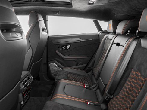 Used 2022 Lamborghini Urus AWD/4WD image 25