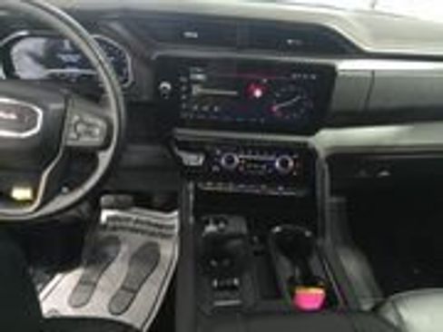 Used 2023 GMC Sierra 1500 AT4 w/ Technology Package AWD/4WD image 7