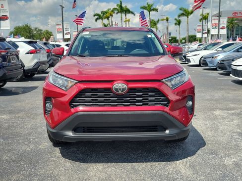 Used 2021 Toyota RAV4 XLE Premium FWD image 4