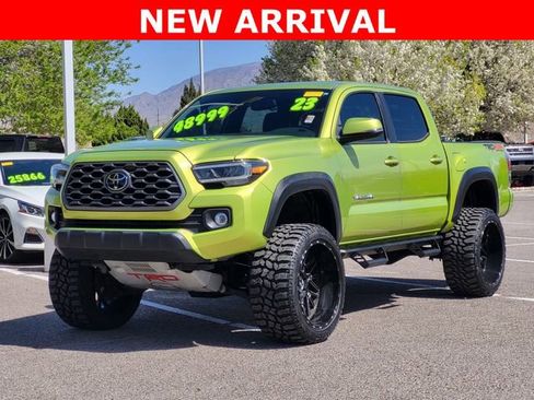 Used 2023 Toyota Tacoma TRD Off-Road w/ TRD Premium Off Road Package image 3