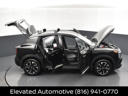 Certified 2026 Nissan Kicks SV w/ SV Premium Package AWD/4WD image 31