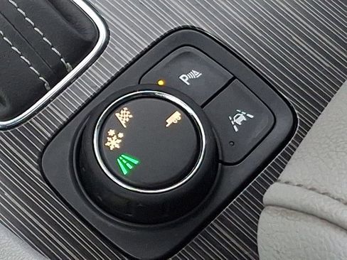 Used 2017 GMC Acadia SLT image 27