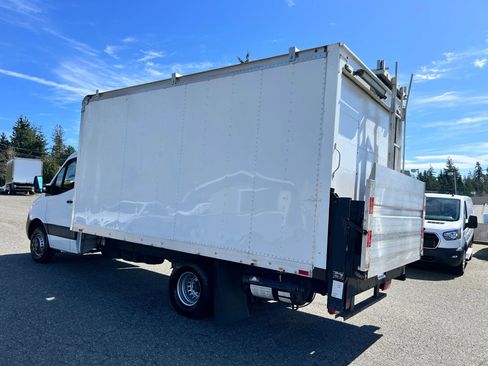 Used 2019 Freightliner Sprinter 3500 w/ Premium Package image 5