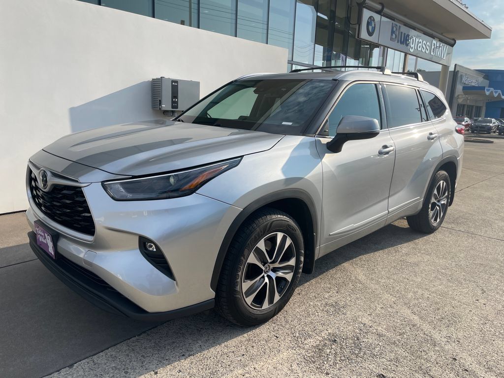 Used 2022 Toyota Highlander XLE AWD/4WD 360° Tour