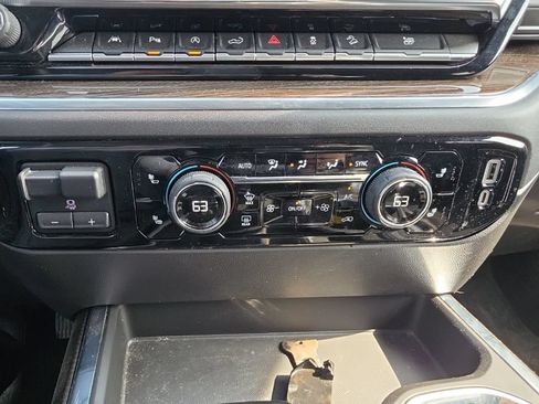 Certified 2022 Chevrolet Silverado 1500 LT Trail Boss w/ LT Trail Boss Premium Package AWD/4WD image 12