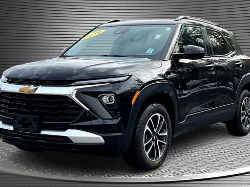 Used 2024 Chevrolet TrailBlazer LT image 3