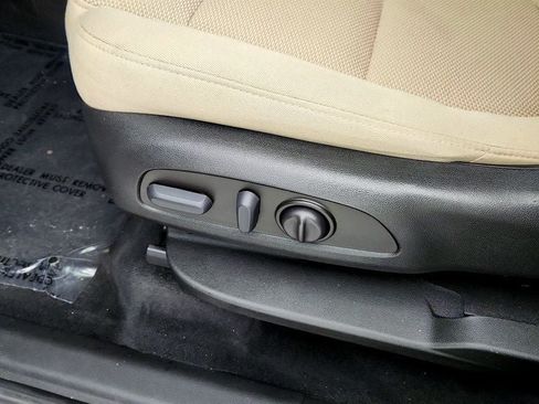 Used 2023 Chevrolet Traverse LT w/ LPO, Cargo Package AWD/4WD image 11