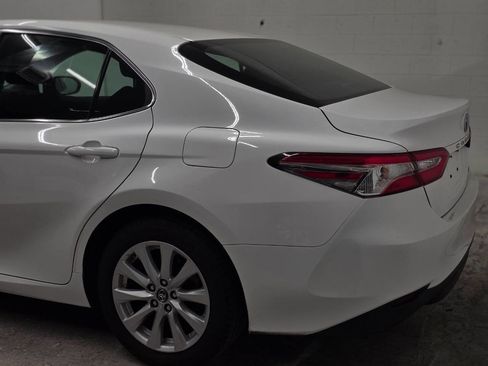 Used 2018 Toyota Camry LE w/ Convenience Package image 6