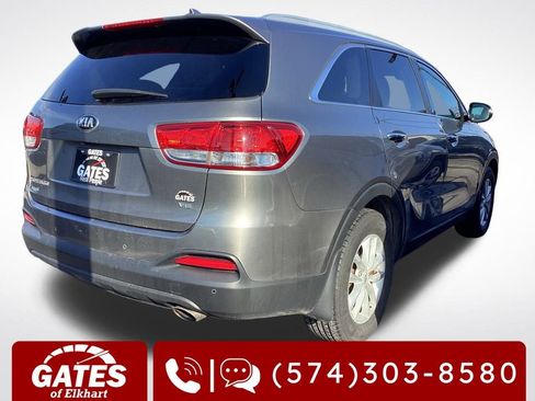 Used 2016 Kia Sorento LX w/ LX Convenience Package image 9