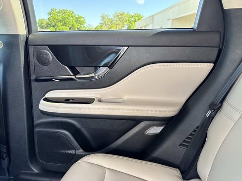 New 2026 Lincoln Corsair Premiere image 14