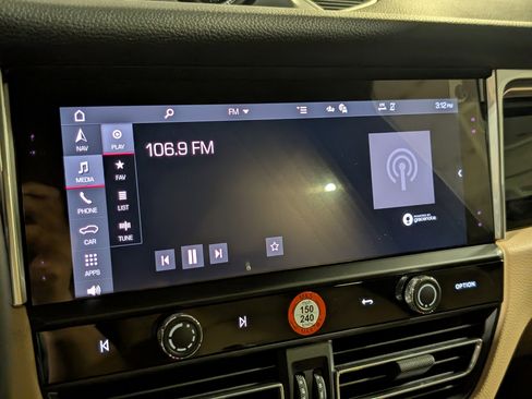 New 2026 Porsche Macan image 34