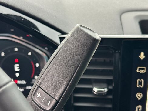 Used 2026 GMC Sierra 2500 SLT w/ SLT Premium Package image 32