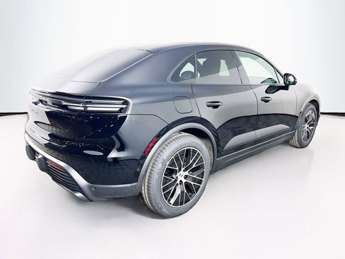 New 2026 Porsche Macan 4 Electric image 9