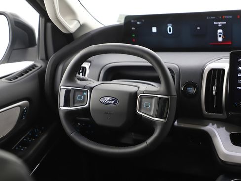 Used 2026 Ford Expedition Active image 15