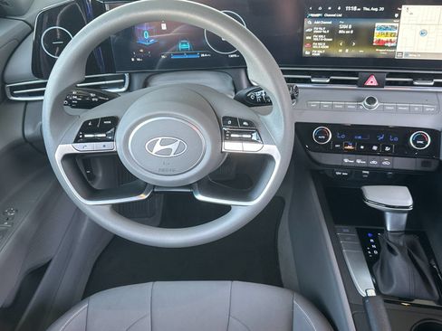 Certified 2024 Hyundai Elantra SEL FWD image 13