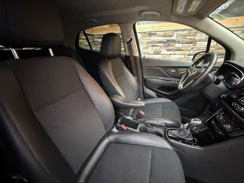 Used 2022 Buick Encore Preferred w/ Safety Package AWD/4WD image 15
