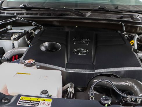 Used 2024 Toyota Tundra SR5 w/ SR5 Convenience Package AWD/4WD image 30