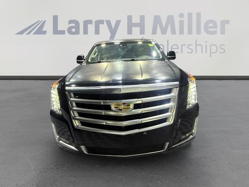 Used 2016 Cadillac Escalade Luxury AWD/4WD image 8