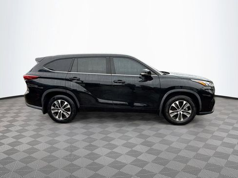 Used 2020 Toyota Highlander XLE image 5