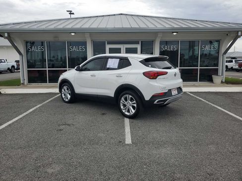 Used 2023 Buick Encore GX Preferred w/ Cold Weather Comfort Package FWD image 3