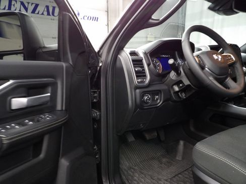 Used 2025 RAM 2500 Big Horn AWD/4WD image 58