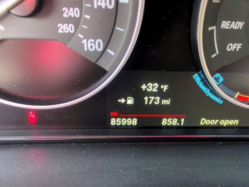 Used 2018 BMW 320i xDrive Sedan image 22