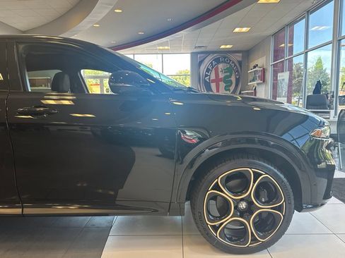 New 2025 Alfa Romeo Tonale AWD/4WD image 3